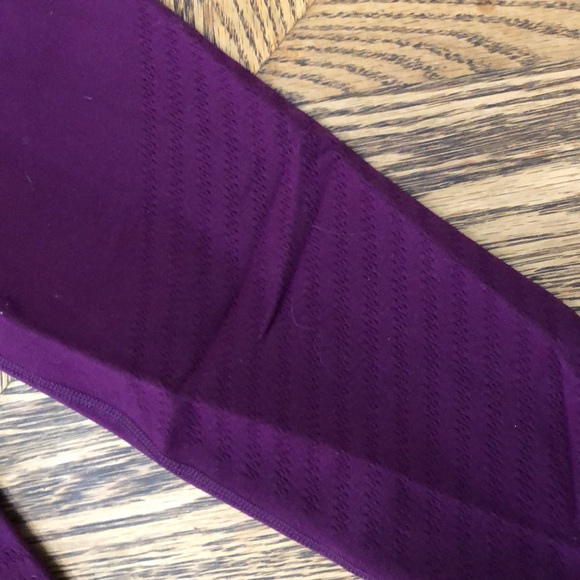 Reveal tight 28” mesh stripes lululemon - Picture 3 of 6